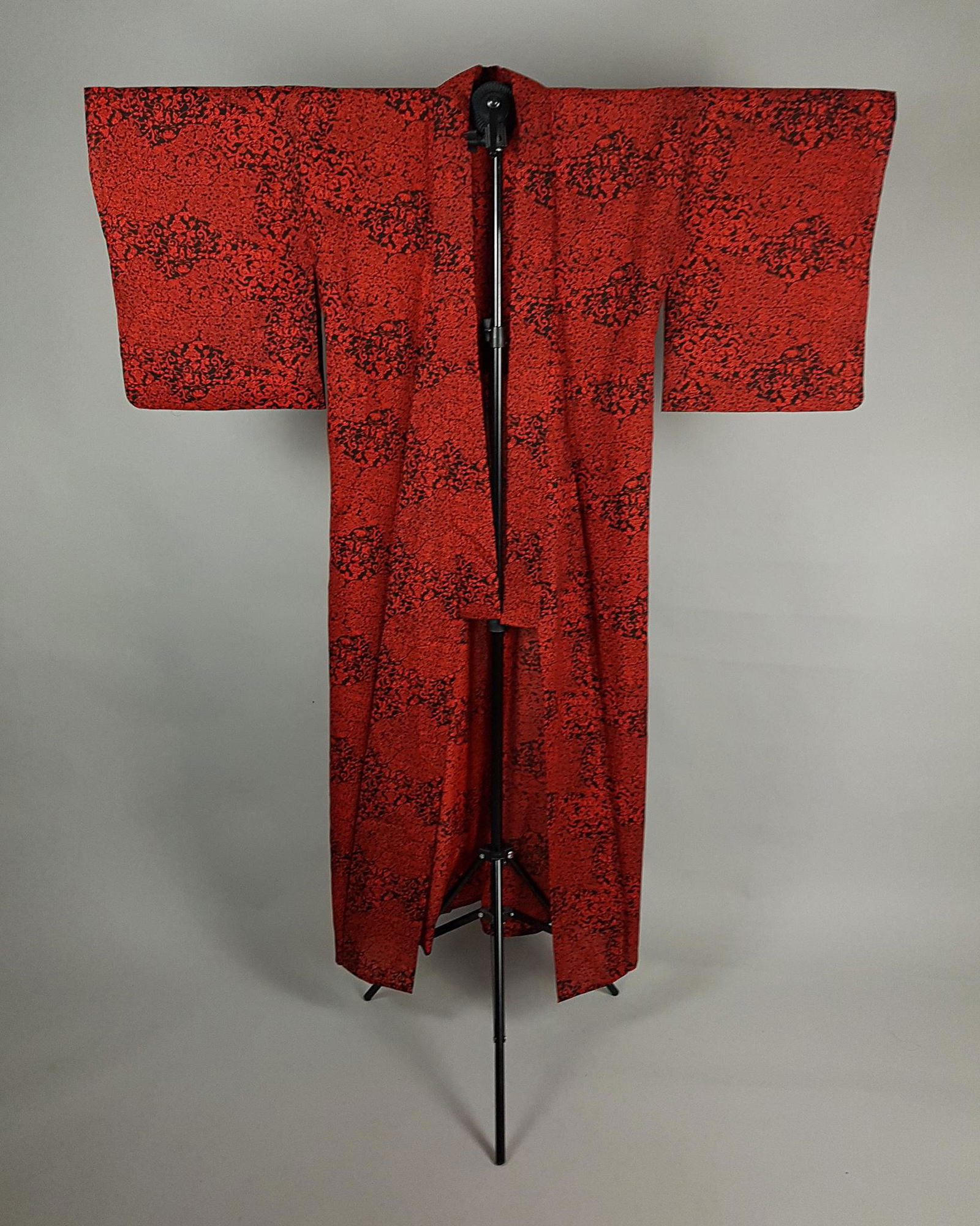 RED BLACK FLORAL LINEN KIMONO (1 of 8)