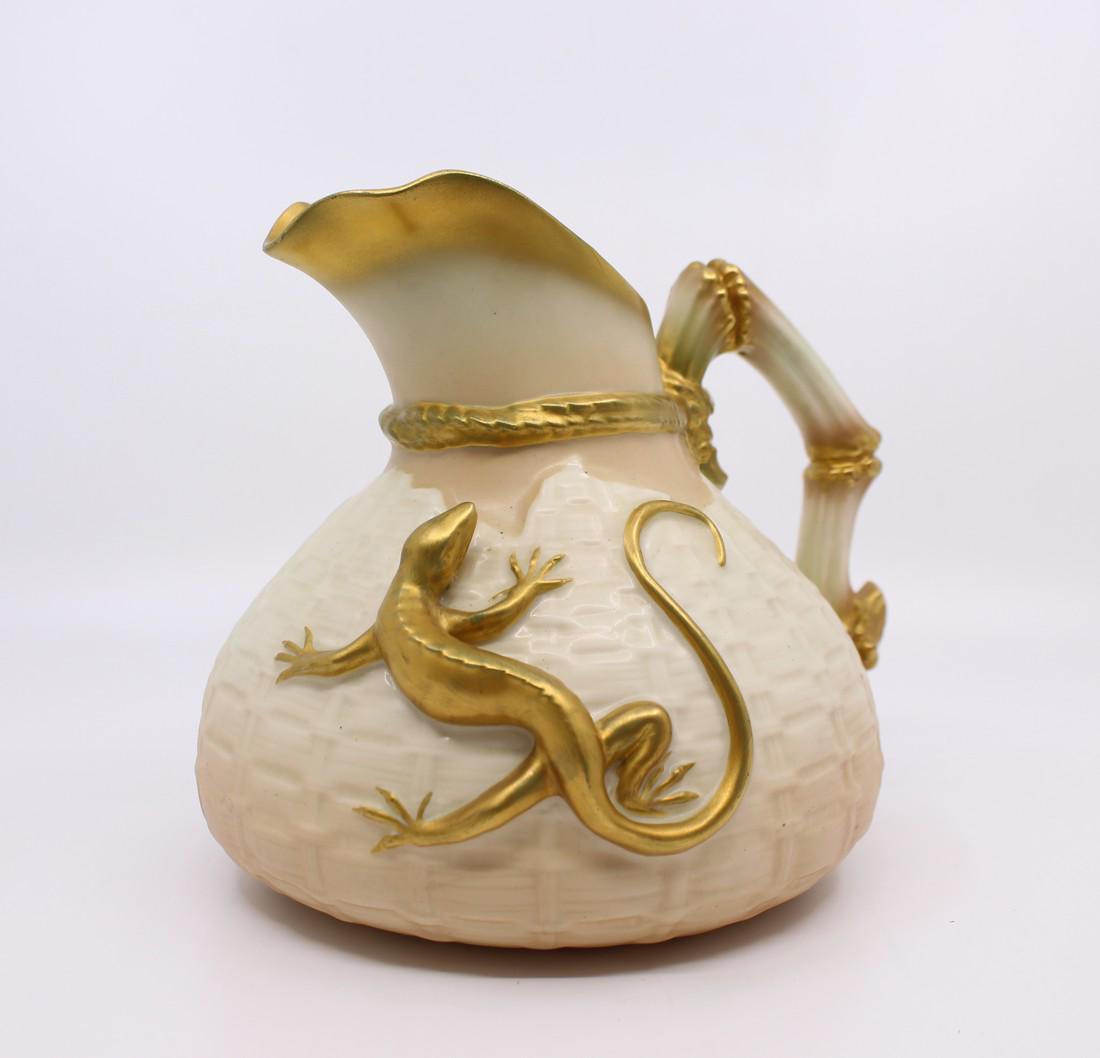 Royal Worcester Blush Pattern 1714 Lizard Jug 1930: Manufacturer Royal Worcester, Made in England Date 1930 Width 17 cm / 6 3/4 in Depth 15 cm / 6 in Height 15 cm / 6 in Backstamp Royal Worcester puce backstamp with date code Condition Very good condit
