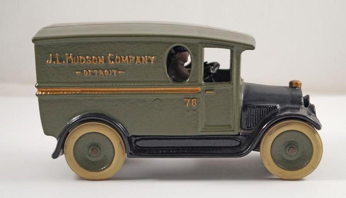 Buick Panel Truck Iron Classic Cast Toy Detroit (1 of 7)