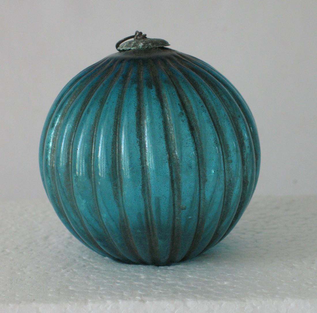 Early glass kugle Christmas tree decoration. (1 of 2)