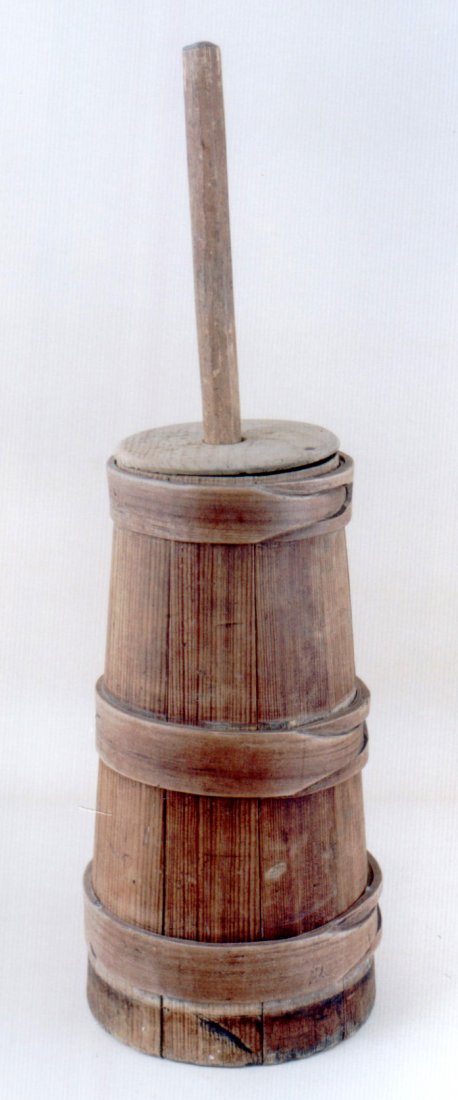 A fine small staved churn with dasher (1 of 1)