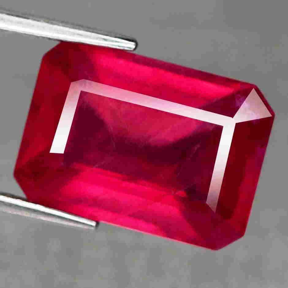 1,48 cts Natural Octagon Red ruby (1 of 3)
