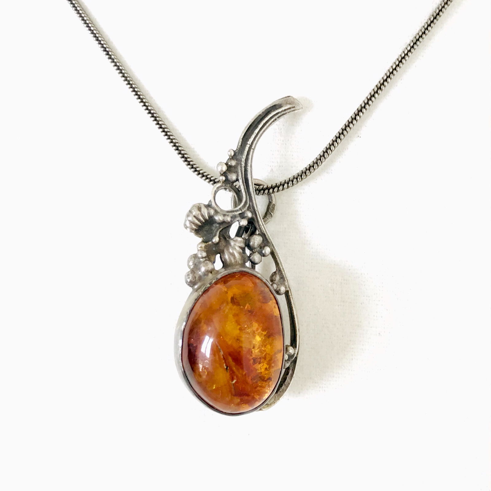 Antique silver brooch pendant with Baltic amber (1 of 6)