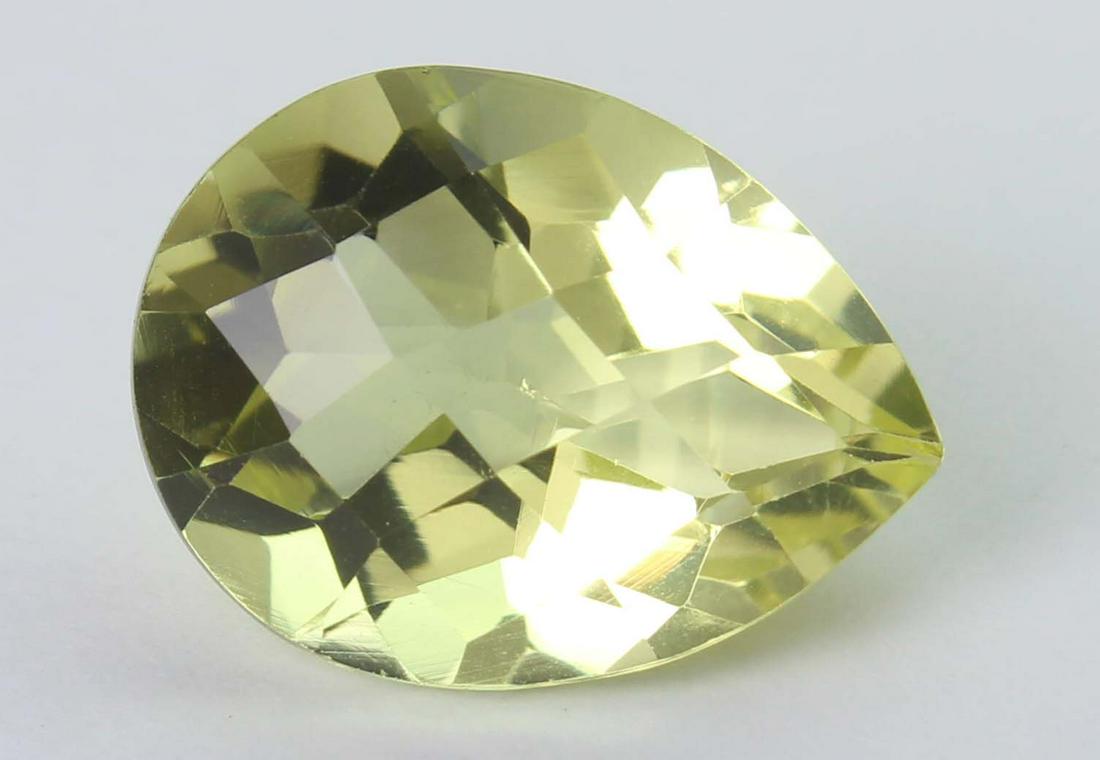 8.38 Ct Natural Lemon: No Reserve! Gemstone : Natural Lemon Origin : Brazil Weight : 8.38 carats Dimensions : 16x12 mm Shape/Cut : Pear cut Colour: Yellow Transparency: transparent Clarity: VVS Treatment : none Shippi