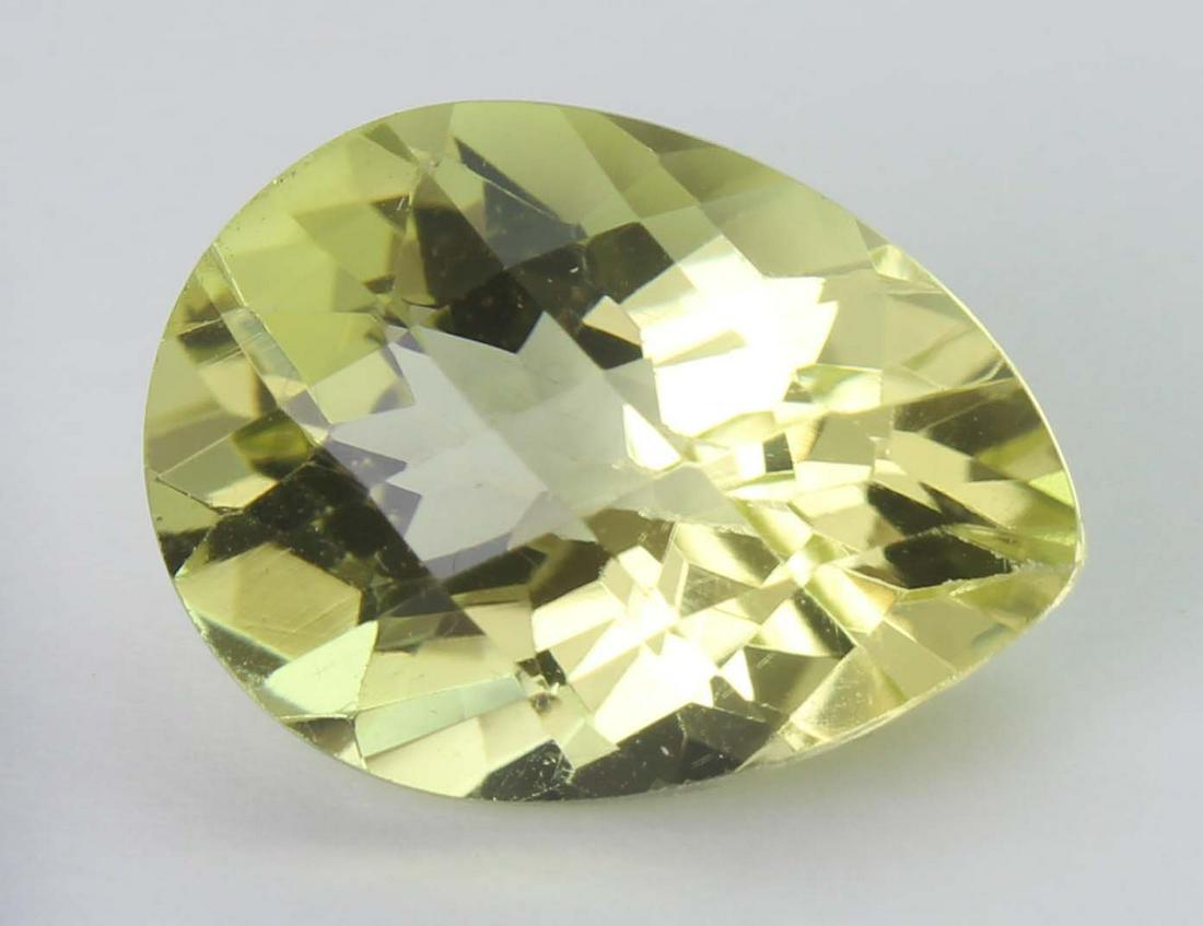 8.22 Ct Natural Lamen: No Reserve! Gemstone : Natural Lemon Origin : Brazil Weight : 8.22 carats Dimensions : 16x12 mm Shape/Cut : Pear cut Colour: Yellow Transparency: transparent Clarity: VVS Treatment : none Shippi