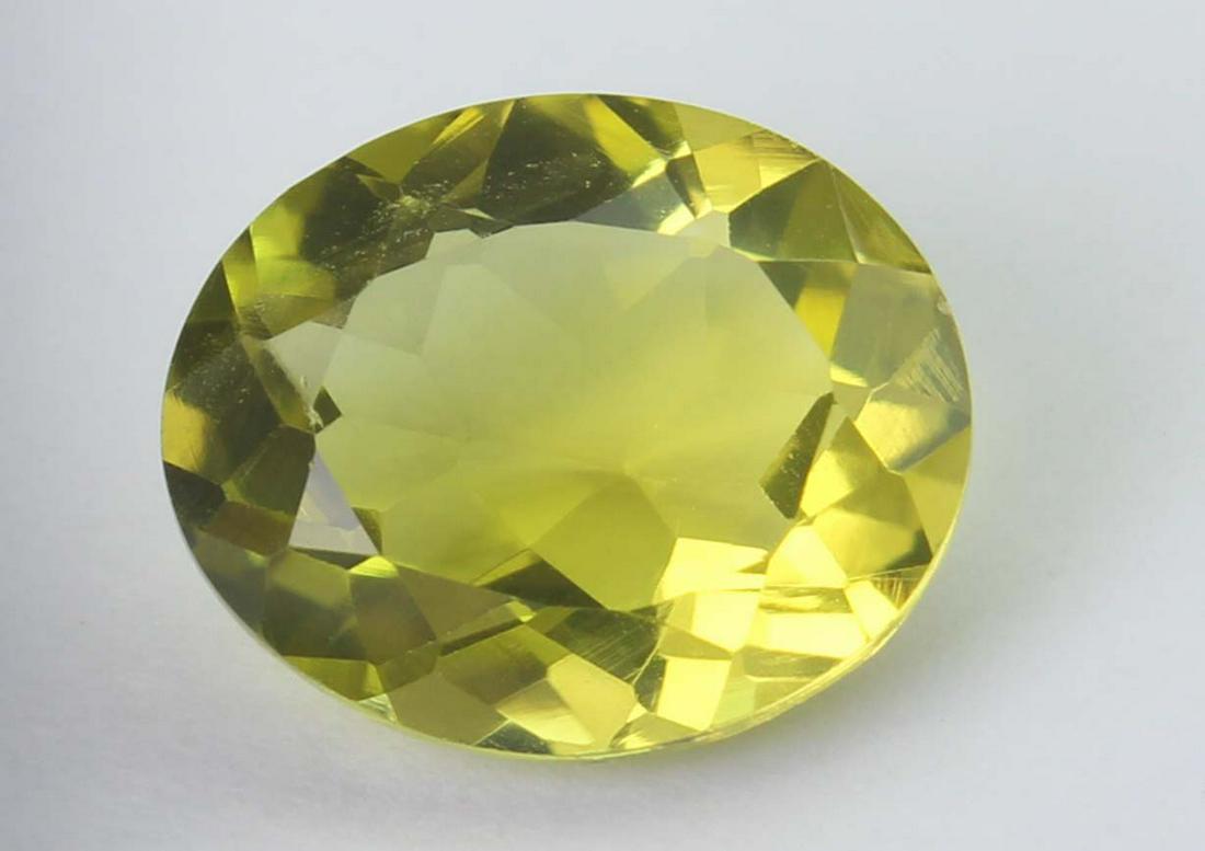 3.05 Ct Natural Lemon: No Reserve! Gemstone : Natural Lemon Origin : Brazil Weight : 3.05 carats Dimensions : 11x9 mm Shape/Cut : Oval cut Colour: Yellow Transparency: transparent Clarity: VVS Treatment : none Shippin