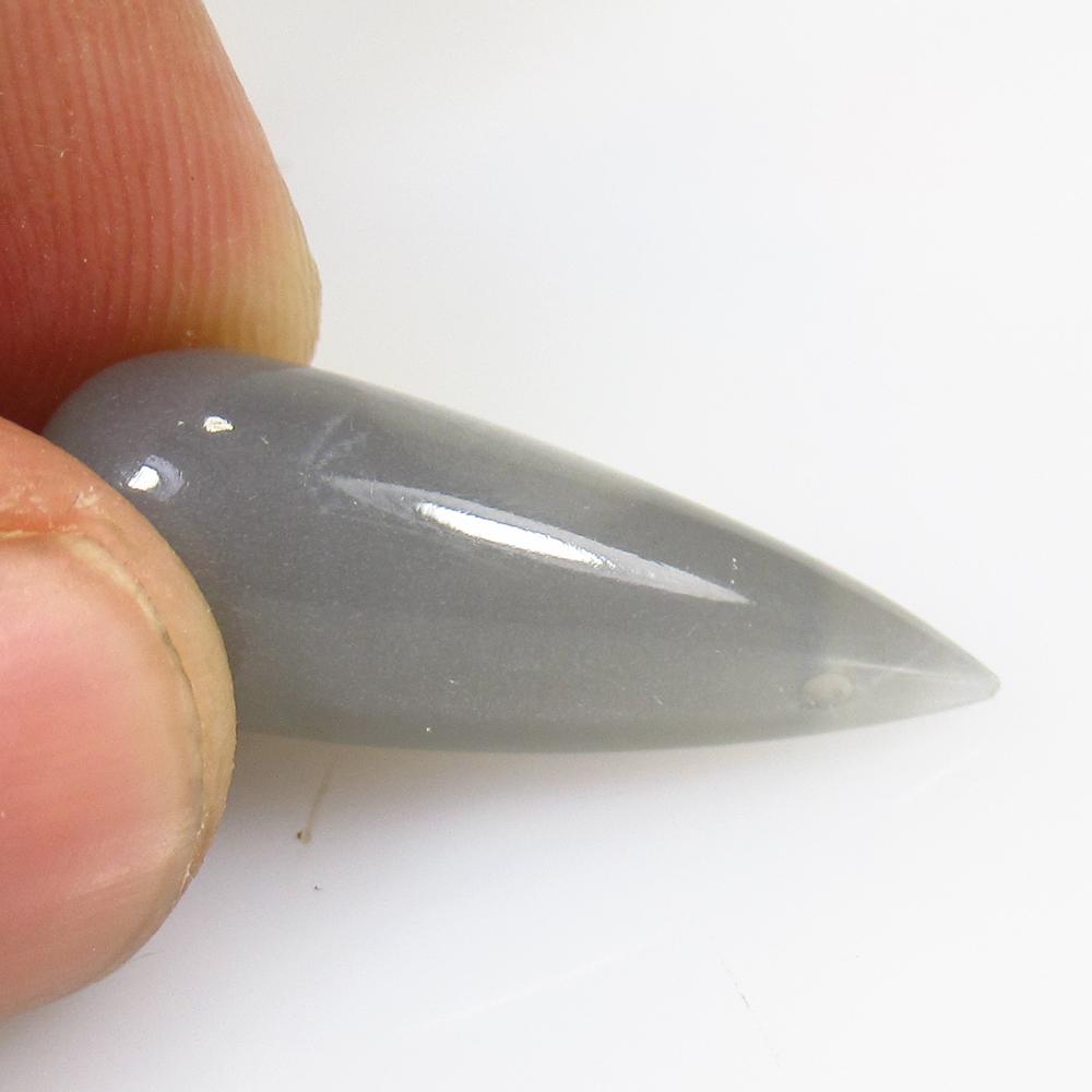 13.25 Ctw Natural Moonstone Pear Drop: No Reserve! Title: 13.25 Ctw Natural Moonstone Pear Drop Stone Clarity: Semi-Transparent Gemstones: Moonstone Carat Weights: 5.9 Size/Dimensions: 25.00 x 9.30 x 9.30 mm Additional Information: Nice Pe