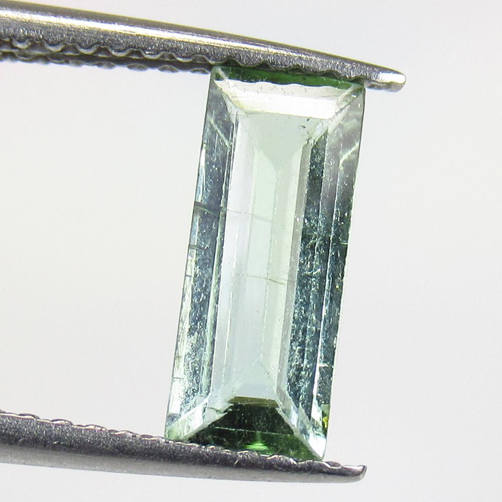 1.00 Ct Natural Green Tourmaline Rectangle Cut (1 of 2)