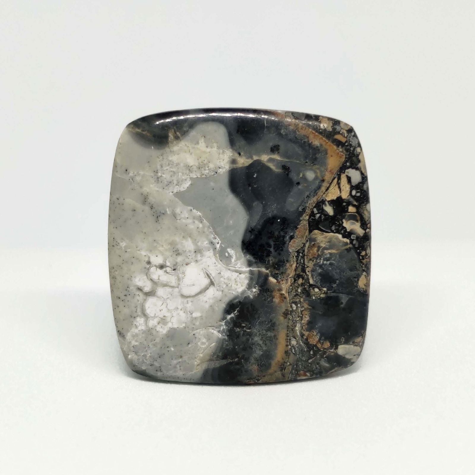 21.90 ct Natural Malingano Jasper: No Reserve! Title: 21.90 ct Natural Malingano Jasper Additional Information: Gemstones: Natural Jasper Carat Weights: 21.90 ct Size/Dimensions: 23 x 23 x 3.5 mm Origin : Indonesia Materials: Jasper We