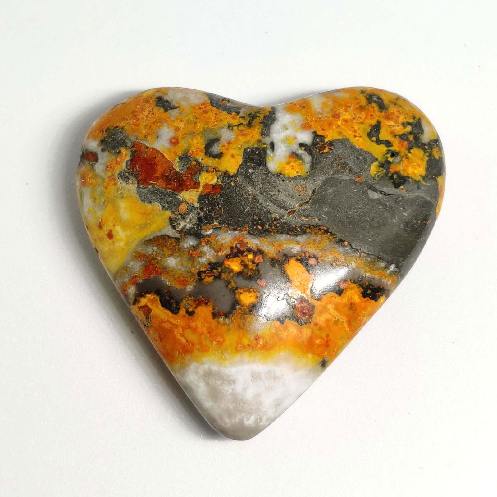 90.45 ct Natural Malingano Jasper Heart: No Reserve! Title: 90.45 ct Natural Malingano Jasper Heart Additional Information: Gemstones: Natural Jasper Carat Weights: 90.40 ct Size/Dimensions: 35 x 36 x 13 mm Origin : Indonesia Materials: Jasp