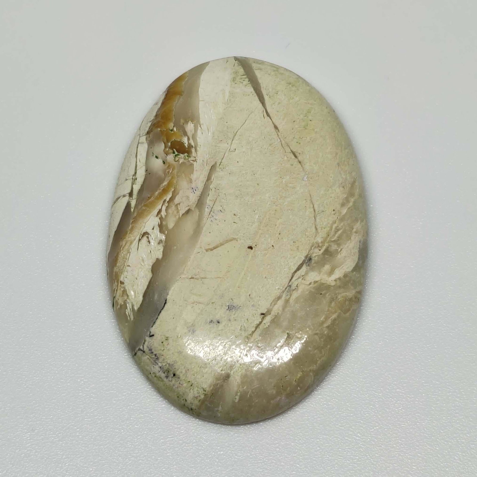49.25 ct Natural Lemon Chrysoprase: No Reserve! Title: 49.25 ct Natural Lemon Chrysoprase Additional Information: Gemstones: Chrysoprase Carat Weights: 49.25 ct Size/Dimensions: 37 x 26 x 6 mm Origin : Brazil, Indonesia Materials: Chrys