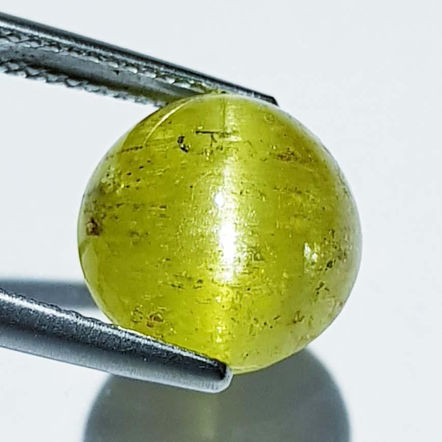 10.40 ct Natural Apatite cat's Eye: No Reserve! Title: 10.40 ct Natural Apatite cat's Eye Color/Clarity: Opaque Gemstones: Loosegemstone Carat Weights: 10.4 Size/Dimensions: 12.00 x 12.00 x 8.50 Additional Information: Round - Jharkhand