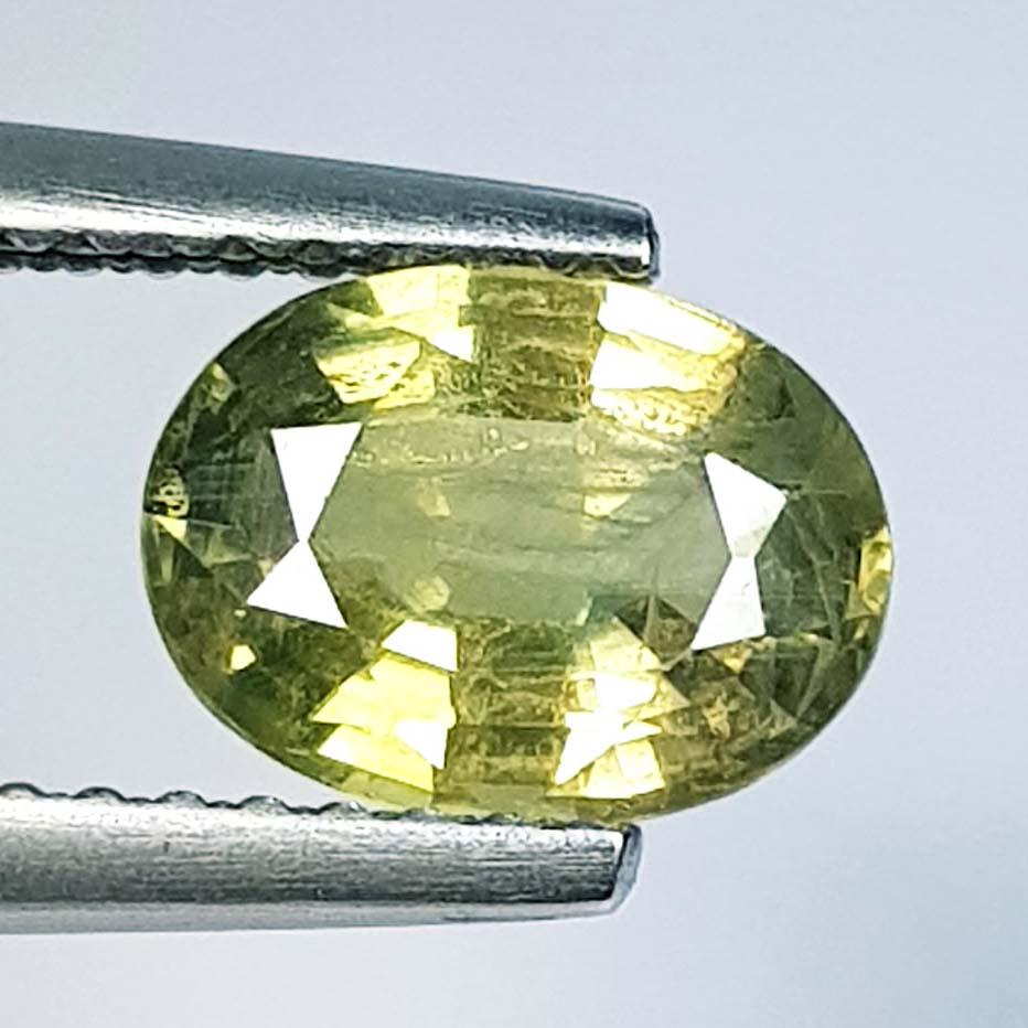 1.44 ct Natural Green Sapphire: No Reserve! Title: 1.44 ct Natural Green Sapphire Color/Clarity: Loosegemstone Gemstones: VS Carat Weights: 1.44 Size/Dimensions: 8.00 x 6.00 x 3.40 Additional Information: Oval - Burma Shipping: Do