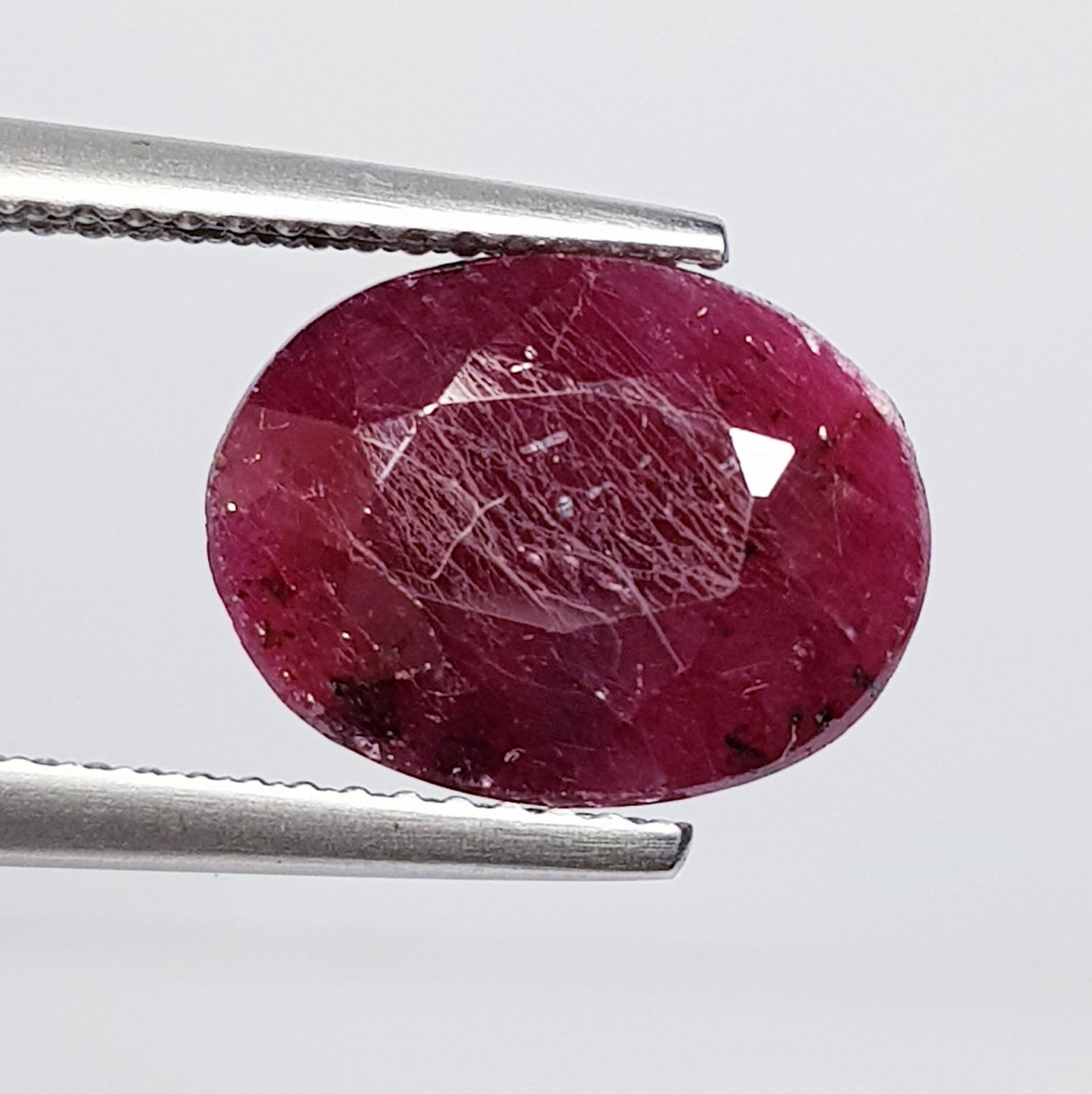 5.30 ct Natural Faceted Ruby (1 of 4)