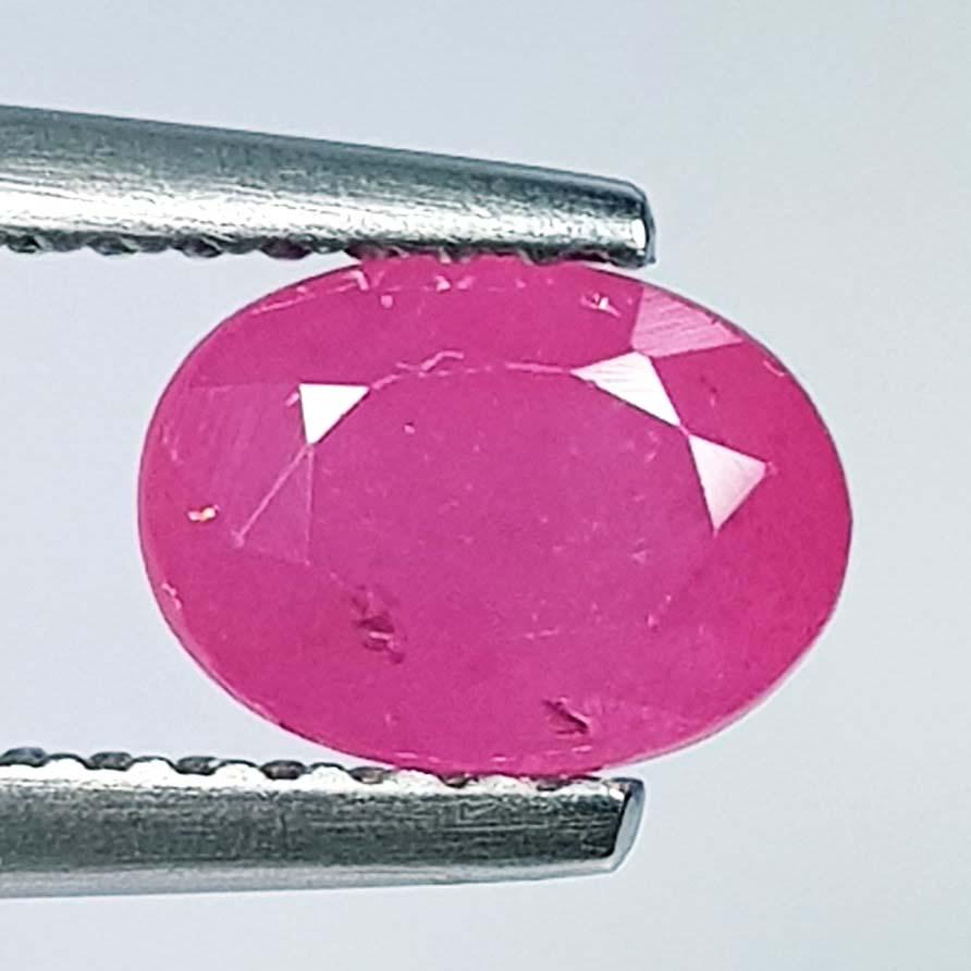 1.42 ct Natural Pink Sapphire: No Reserve! Title: 1.42 ct Natural Pink Sapphire Color/Clarity: Loosegemstone Gemstones: VS Carat Weights: 1.42 Size/Dimensions: 7.00 x 5.10 x 4.10 Additional Information: Oval - Burma Shipping: Dom