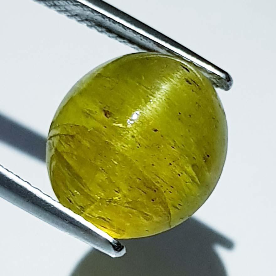 12.92 ct Natural Apatite cat's Eye: No Reserve! Title: 12.92 ct Natural Apatite cat's Eye Color/Clarity: Opaque Gemstones: Loosegemstone Carat Weights: 12.92 Size/Dimensions: 13.50 x 12.20 x 9.70 Additional Information: Oval - Jharkhand