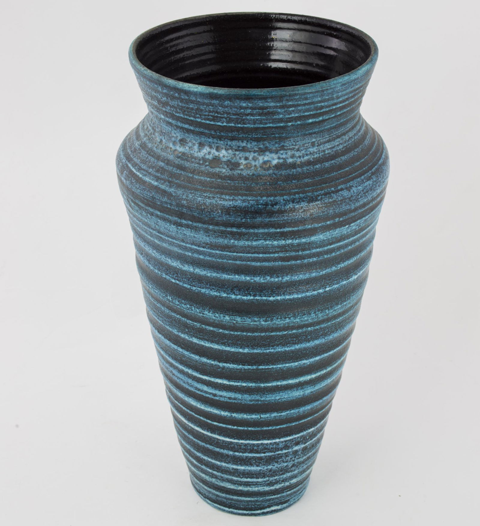 Mid CENTURY French pottery Accolay ceramic Vallauris: Interesting large mid-century pottery from France Accolay , It is in Accolay, along the Canal du Nivernais where river jousts enliven the beautiful days for a long time, nestled on the edge of the rou