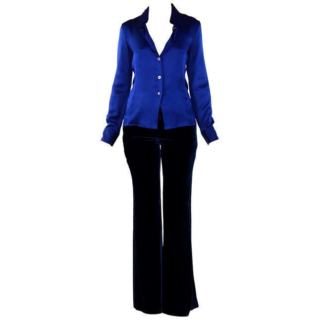 95 VINTAGE TOM FORD for GUCCI SILK SHIRT + '04 VELVET: A FABULOUS SET Created by TOM FORD for GUCCI It includes : The silk shirt from his first collection for Gucci 1995 Fall/Winter (The same shirt that Madonna wore to the MTV Awards and Julianne Moore fo