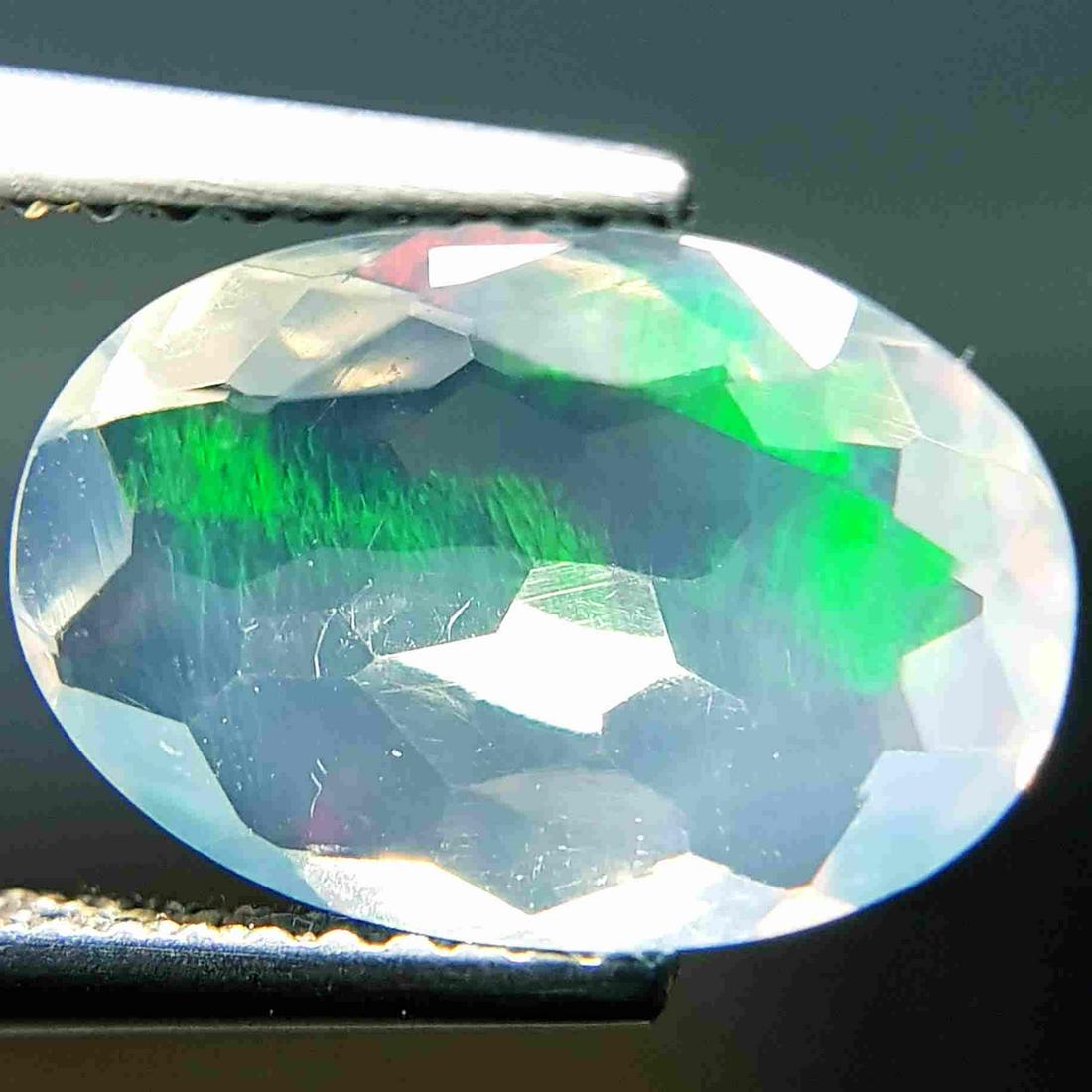 Natural Fire Opal Oval Cut 2.15 ct (1 of 5)