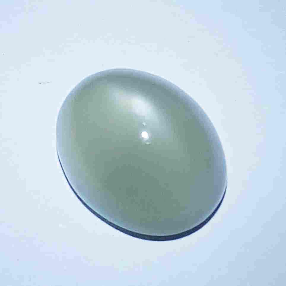 Natural Moonstone Cat's Eye - 14.27 ct: No Reserve! Title: Natural Moonstone Cat's Eye - 14.27 ct Color/Clarity: Loosegemstone IF - VVS Carat Weights: 14.27 Size/Dimensions: 17.20 x 13.50 x 8.70 Additional Information: Oval - Srilanka Shipp