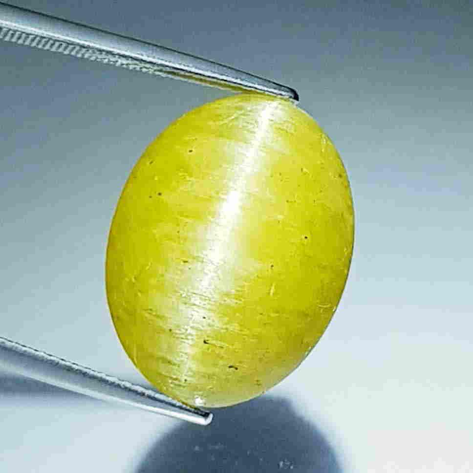 25.34 ct Natural Apatite cat's Eye: No Reserve! Title: 25.34 ct Natural Apatite cat's Eye Color/Clarity: Opaque Loosegemstone Carat Weights: 25.34 Size/Dimensions: 20.50 x 15.50 x 9.80 Additional Information: Oval - Jharkhand Shipping: 