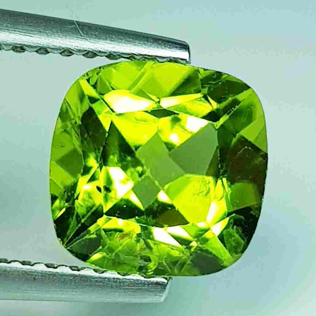 2.42 Ct Natural Peridot Oval Cut: No Reserve! Title: 2.42 Ct Natural Peridot Oval Cut Color/Clarity: IF - VVS Loosegemstone Carat Weights: 2.42 Size/Dimensions: 7.90 x 7.70 x 5.20 Additional Information: Cushion / Pakistan Shipping: D