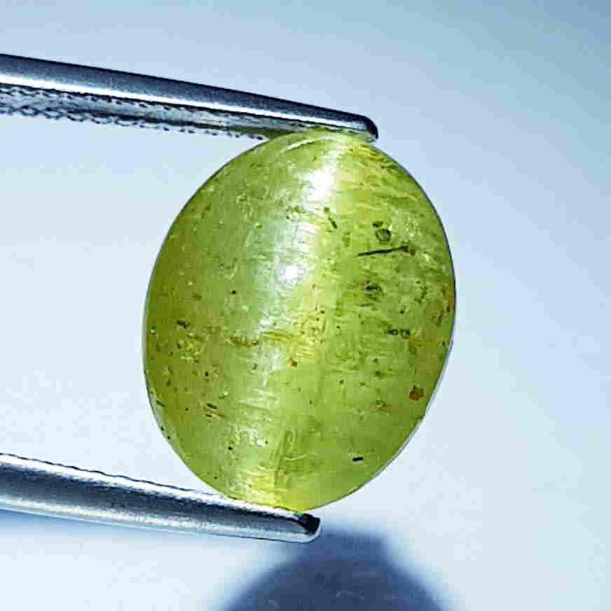 10.66 ct Natural Apatite cat's Eye: No Reserve! Title: 10.66 ct Natural Apatite cat's Eye Color/Clarity: Opaque Loosegemstone Carat Weights: 10.66 Size/Dimensions: 13.50 x 11.00 x 8.80 Additional Information: Oval - Jharkhand Shipping: 
