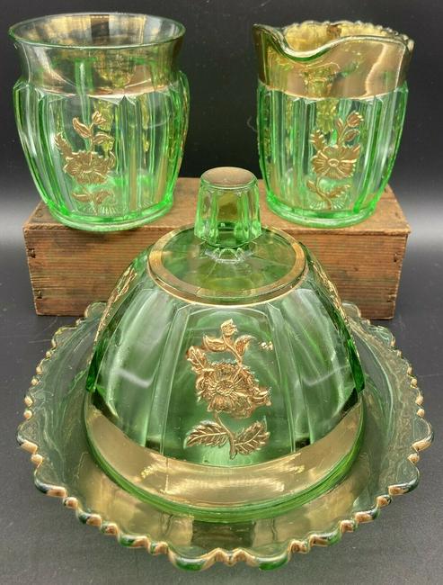 ANTIQUE JEFFERSON GREEN THREE PIECE TABLE SET (1 of 6)