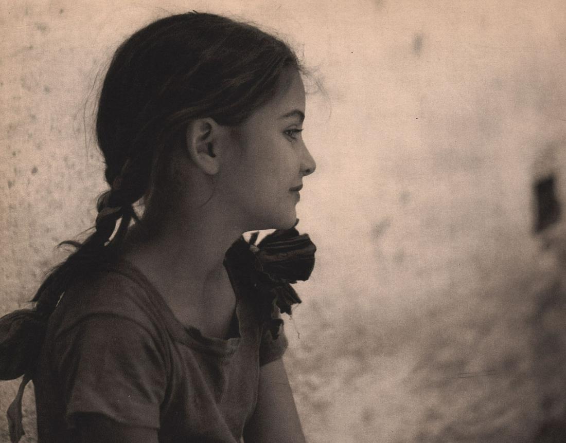 ROBERT DRAGLEVIC - Gypsy Girl: Artist: ROBERT DRAGLEVIC Print Title: Gypsy Girl Printing Date: 1959 Medium: Authentic Vintage Sheet-fed photogravure Printed in: Czechoslovakia Image Size approx: 7 x 9" Reserve: $35.00 Shipping: D