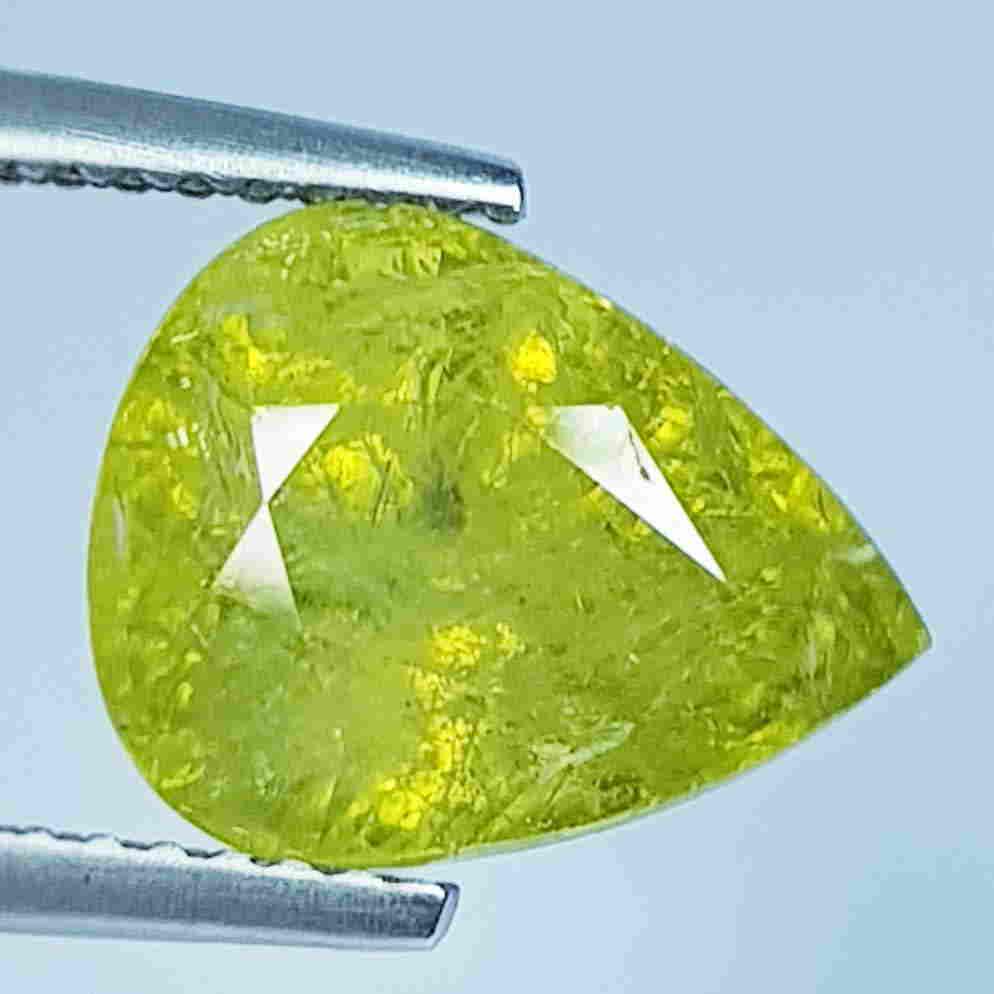 Natural Mali Garnet Pear Cut - 5.18 ct: Title: Natural Mali Garnet Pear Cut - 5.18 ct Brand:Mali Garnet Gemstones: Loosegemstone Color/Clarity:SI Carat weights: 5.18 Size/Dimensions: 11.50 x 9.00 x 7.10 Additional Info:Pear - Mali Reserve: 