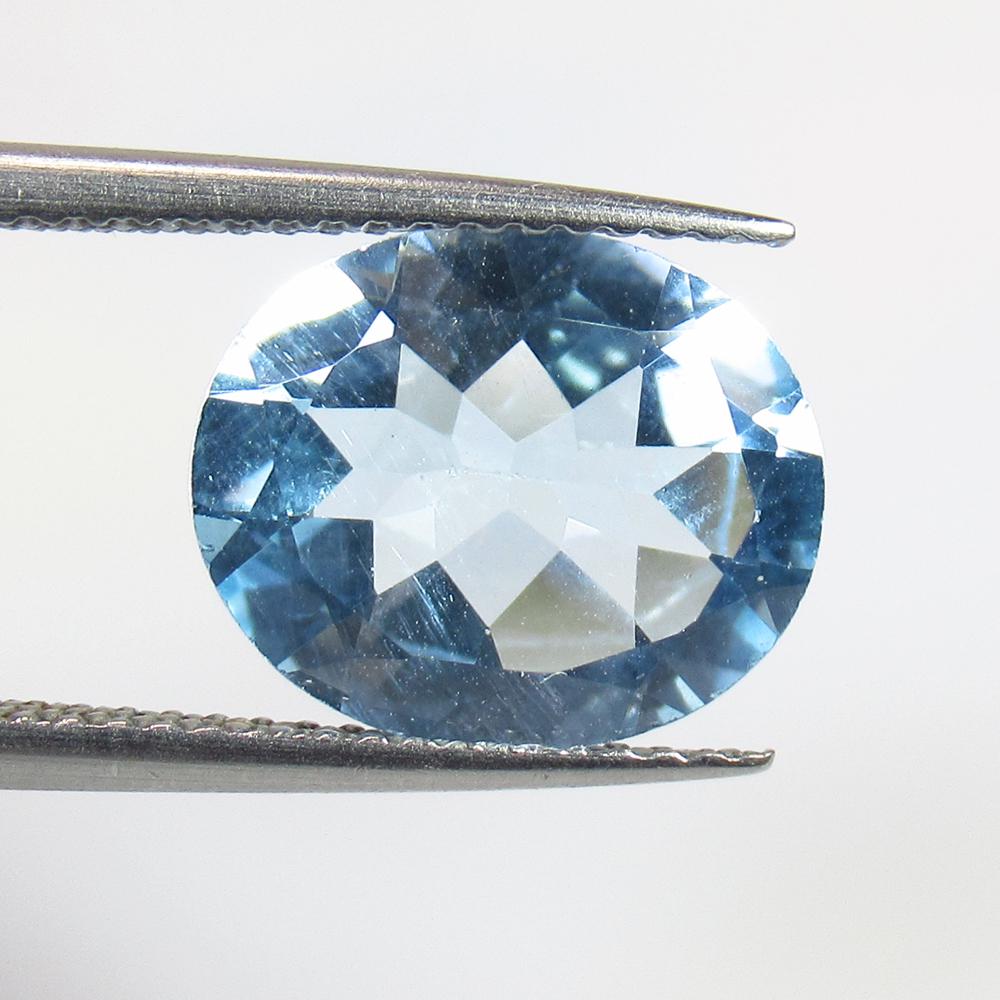 4.65 Ct Natural Blue Topaz Oval Cut (1 of 2)