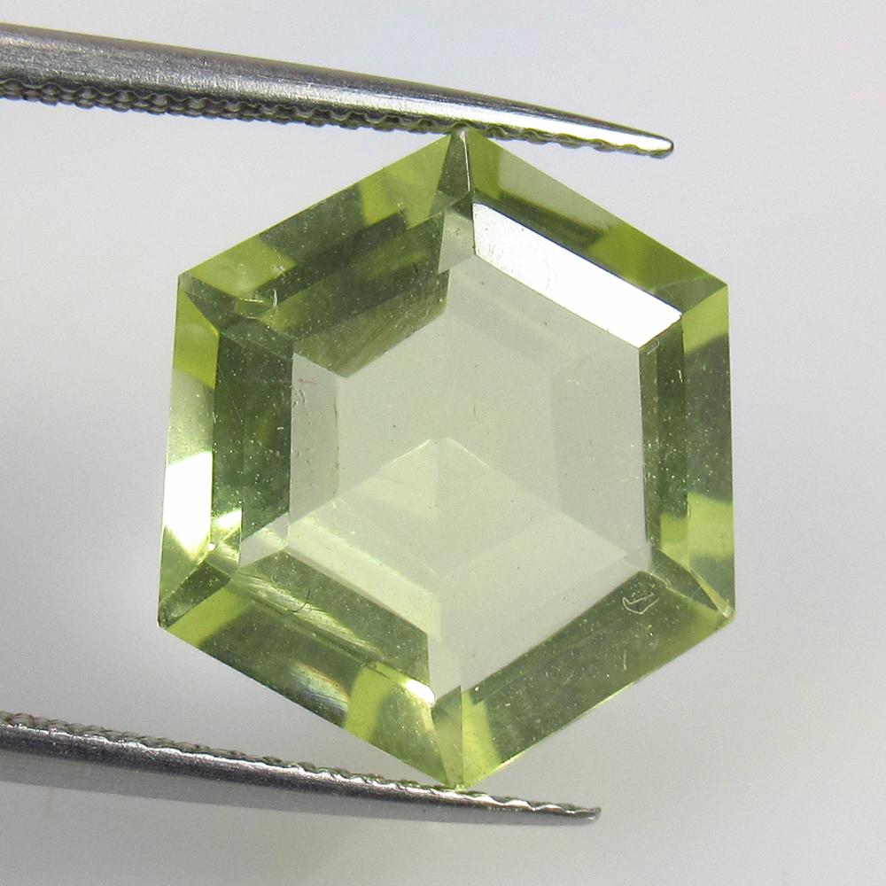 9.44 Ct Natural Lemon Quartz Hexagon Cut: No Reserve! Title: 9.44 Ct Natural Lemon Quartz Hexagon Cut Stone Clarity: VVS Gemstones: Natural Lemon Quartz Carat Weights: 9.44 Size/Dimensions: 14.20 x 14.10 x 7.50 mm Additional Information: Good