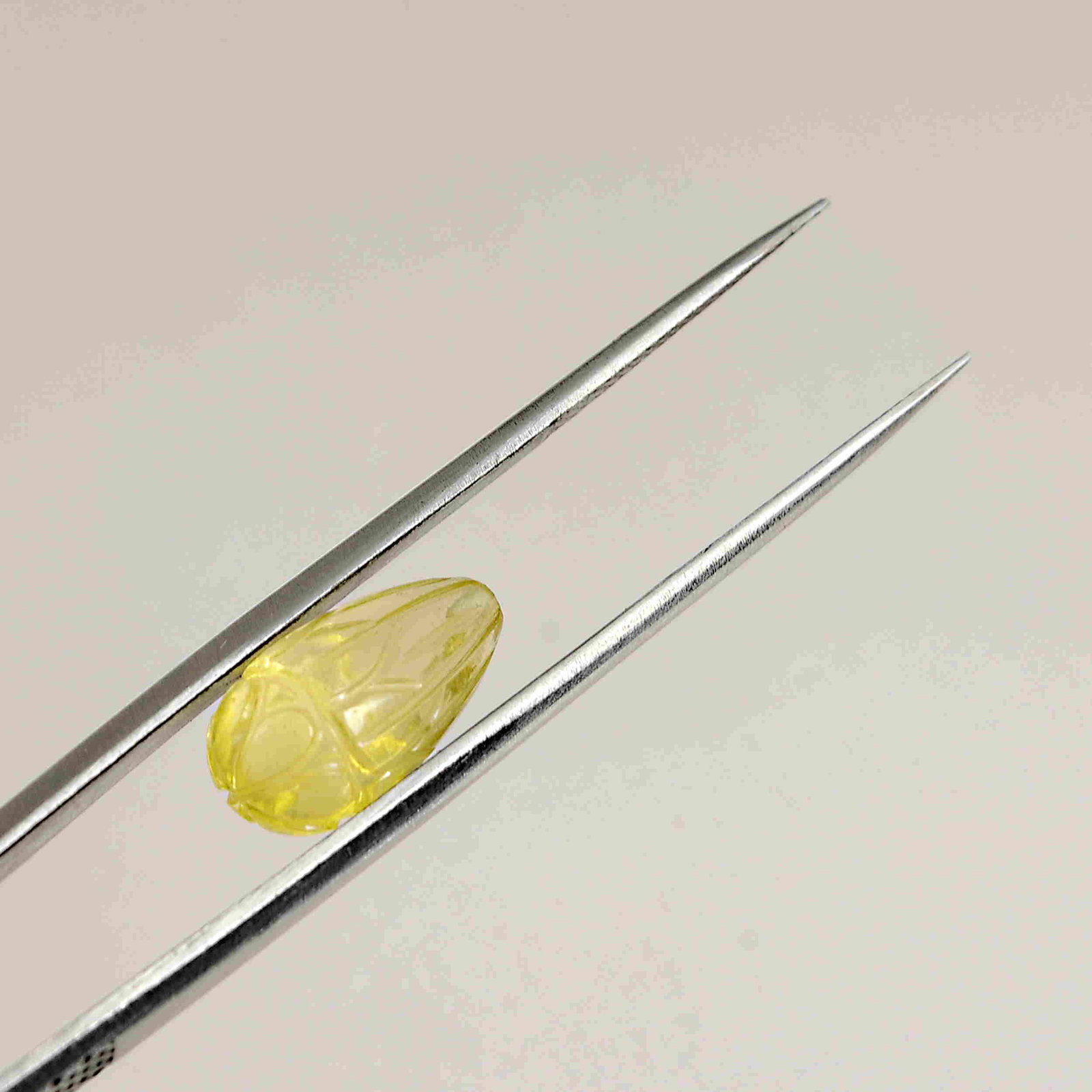 6.30 Carat Yellow Color Natural Drops Lemon Quartz: No Reserve! Title: 6.30 Carat Yellow Color Natural Drops Lemon Quartz Loose Gemstone 1 Pieces Brand: Gems Trading Center Gemstones: Lemon Quartz Carat Weights: 6.3 Size/Dimensions: 8H x 15L x 8W mm Sh