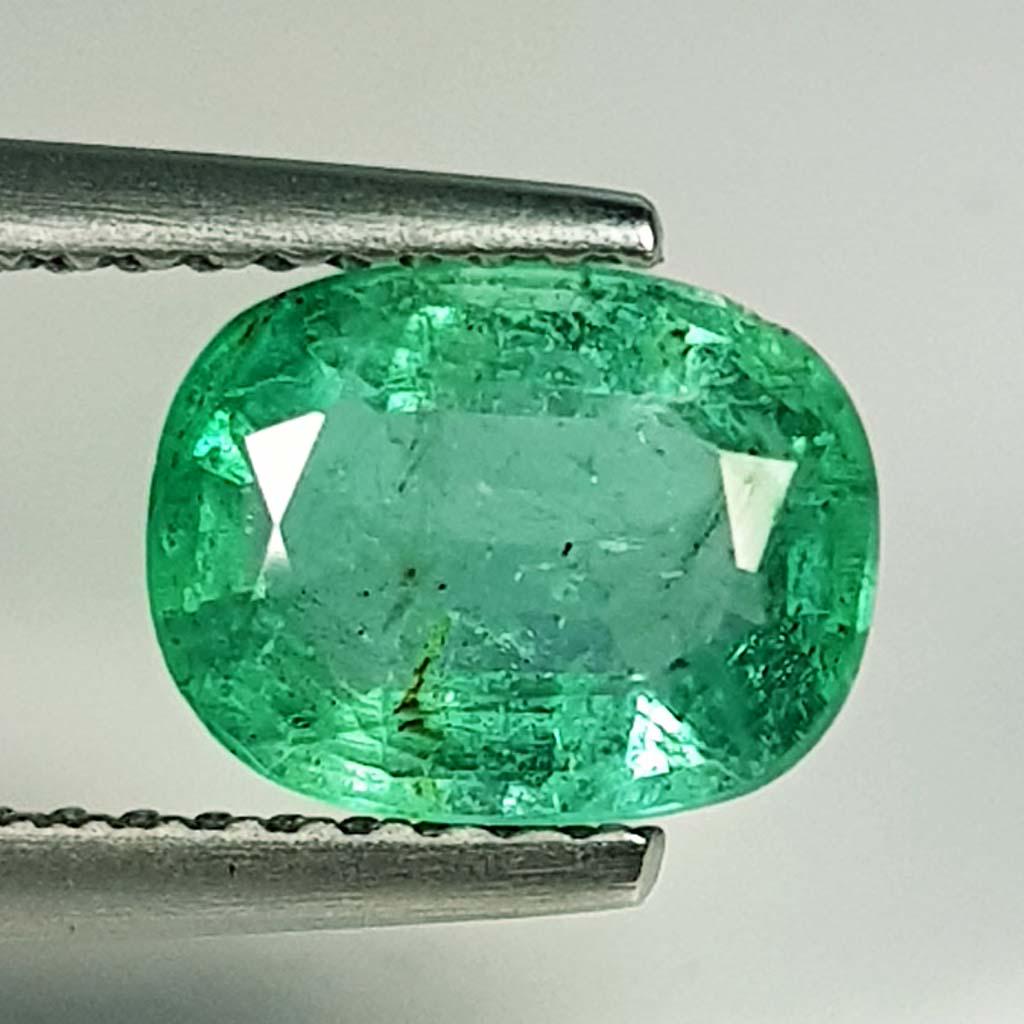 Natural Emerald Oval Cut 1.59 ct (1 of 5)