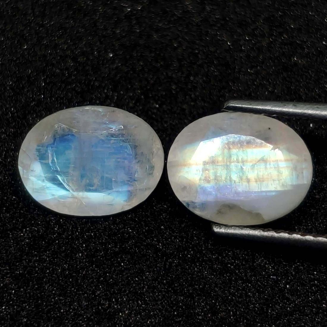 3.45 ct Natural White Rainbow Moonstone Pair: No Reserve! Gemstones: Rainbow Moonstone Carat Weights: 3.45 ct Size/Dimensions: 9 X 7 Origin : India Shipping: Domestic: Flat-rate of $7.00 to anywhere within the contiguous U.S. International: Forei