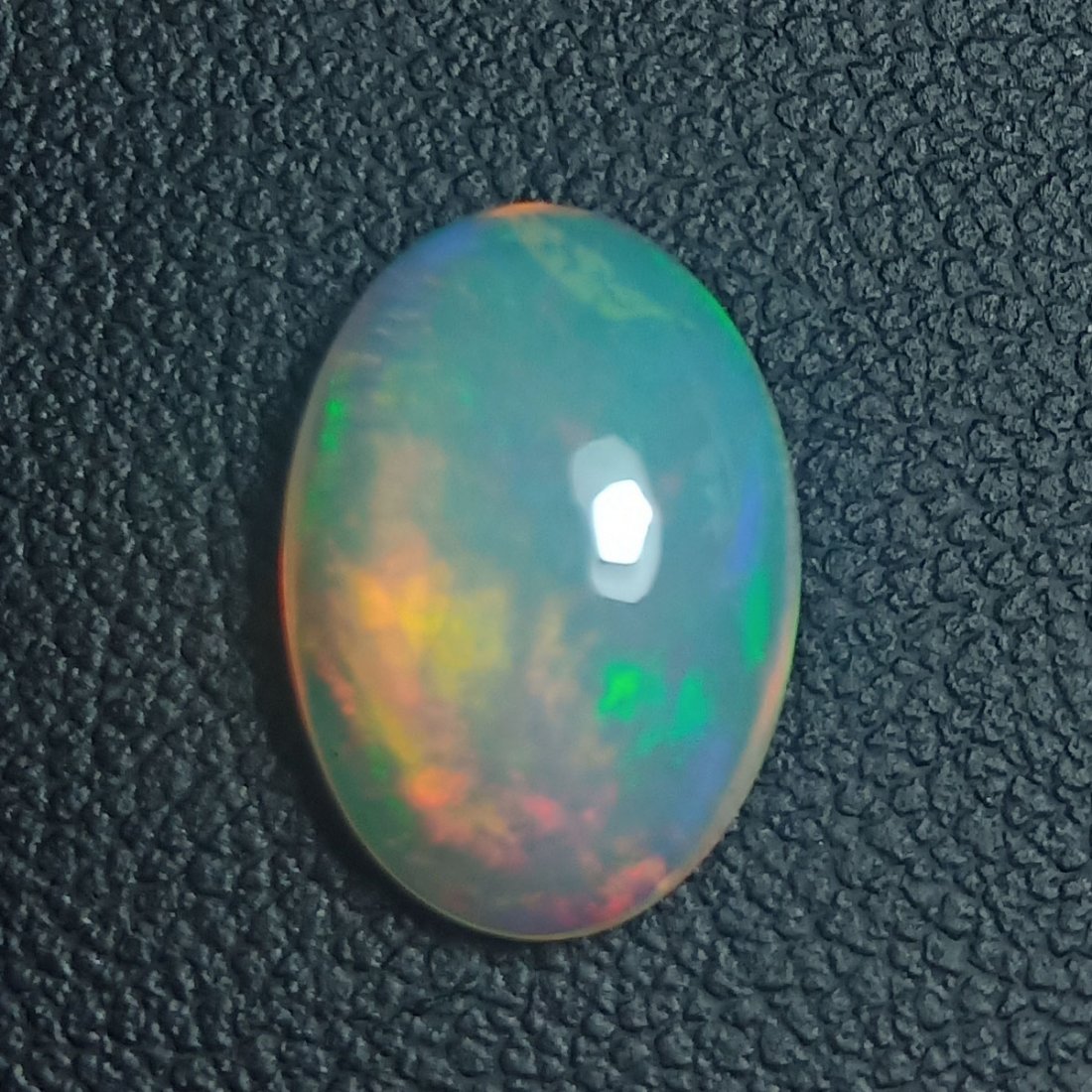 3.60 CTS GOOD LUSTER NATURAL ETHIOPIAN MULTI COLOR OPAL (1 of 5)