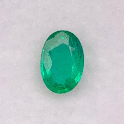 Natural Oval Cut 0.61 Carats Emerald Loose Gemstone (1 of 6)