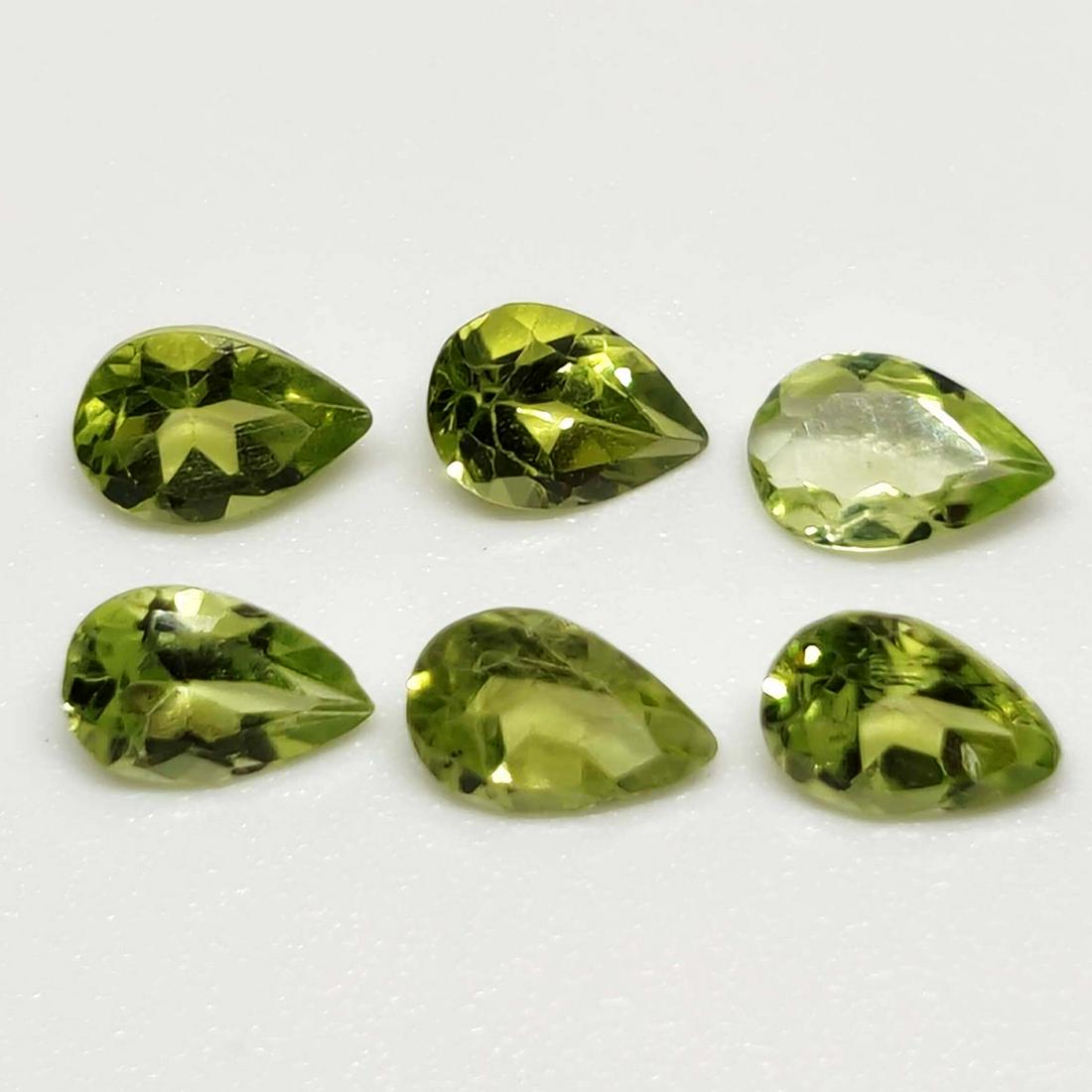 2.40 ct Natural Peridot Lot: No Reserve! Gemstones: Peridot Carat Weights: 2.40 ct Size/Dimensions: 6 X 4 mm Origin : Pakistan Shipping: Domestic: Flat-rate of $7.00 to anywhere within the contiguous U.S. International: Foreign s