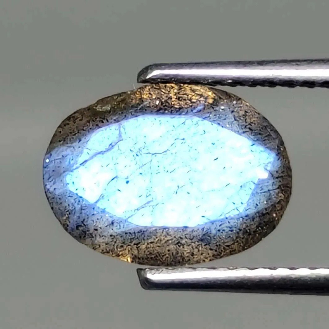 1.75 ct Natural Faceted Labradorite: No Reserve! Gemstones: Labradorite Carat Weights: 1.75 ct Size/Dimensions: 9 X 7 mm Origin : Labrador Shipping: Domestic: Flat-rate of $7.00 to anywhere within the contiguous U.S. International: Forei