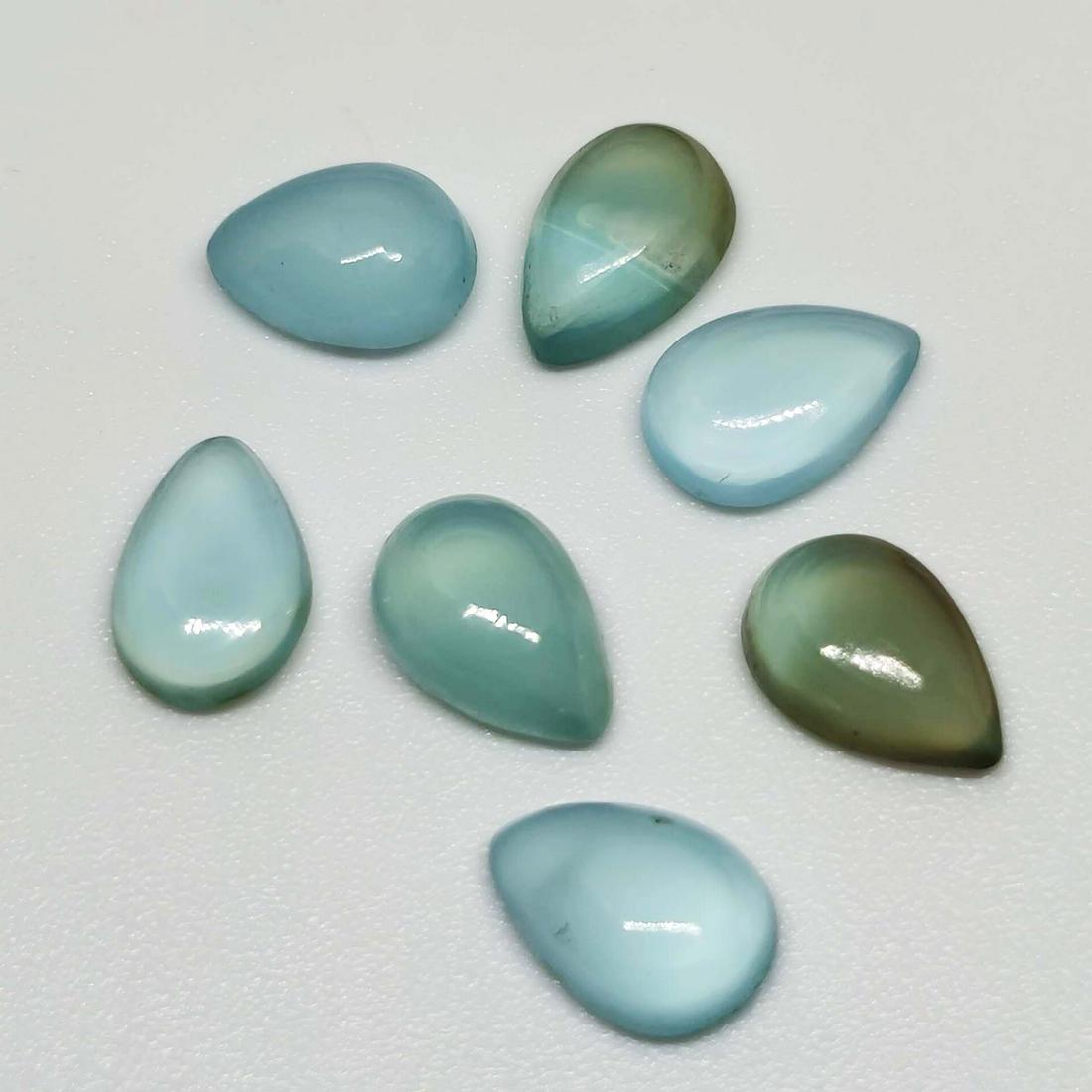 9.10 ct Natural Blue Chalcedony Lot: No Reserve! Gemstones: Chalcedony Carat Weights: 9.10 ct Size/Dimensions: 9 x 6 x 4 mm Origin : India Shipping: Domestic: Flat-rate of $7.00 to anywhere within the contiguous U.S. International: Forei