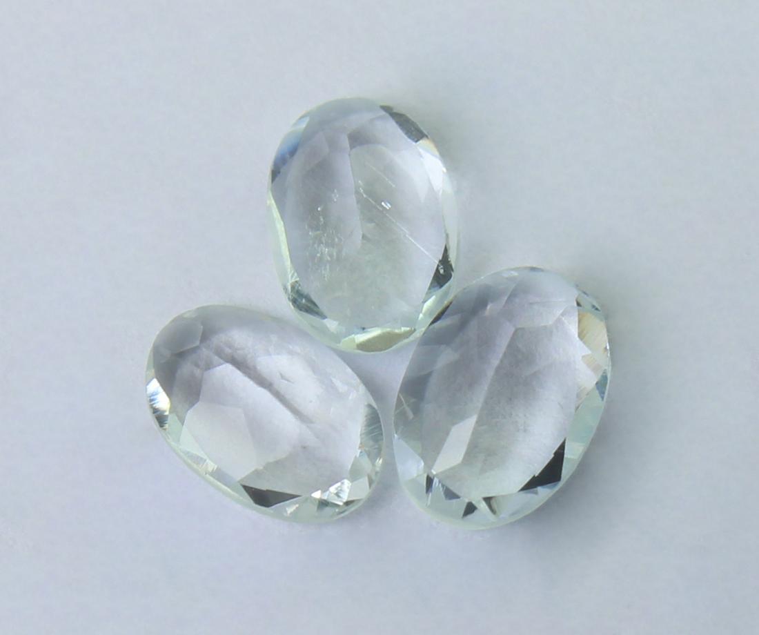 1.02 Cts Natural Aquamarine Lot: No Reserve! Gemstone : Natural Aquamarine Origin : Australia Weight : 1.02 carats Dimensions : 6x4 mm Shape : Oval Cut Number Of Stone : 3 Color : Colorles Treatment : No Treatment Transparency : Tran