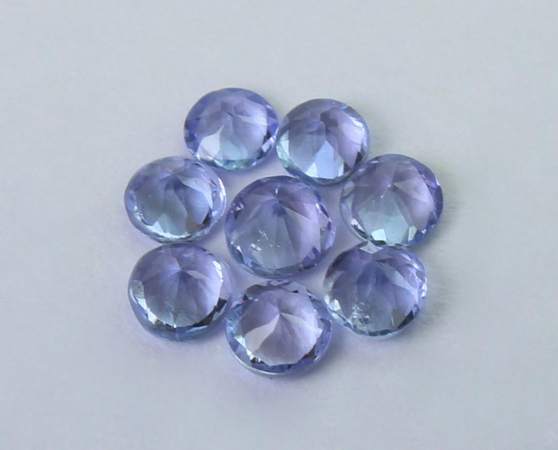 0.93 Cts Natural Tanzanite: No Reserve! Gemstone : Natural Tanzanite Shape and cut : Round Cut Weight : 0.93 Carats Measurements : 3.23x3.10x2.04 - 2.71x2.70x1.36 mm Number Of Stone : 8 Color : voilite Transprancy : Transparent 