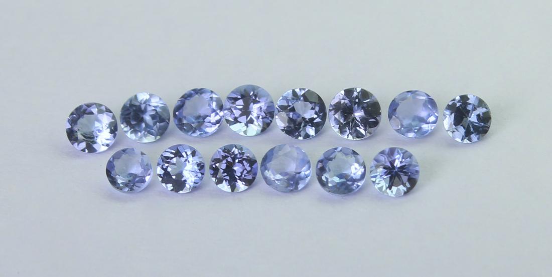 0.97 Cts Natural Tanzanite: No Reserve! Gemstone : Natural Tanzanite Shape and cut : Round Cut Weight : 0.97 Carats Measurements : 2.5 - 2.5 mm Number Of Stone : 14 Color : voilite Transprancy : Transparent Treatment : No Treatm