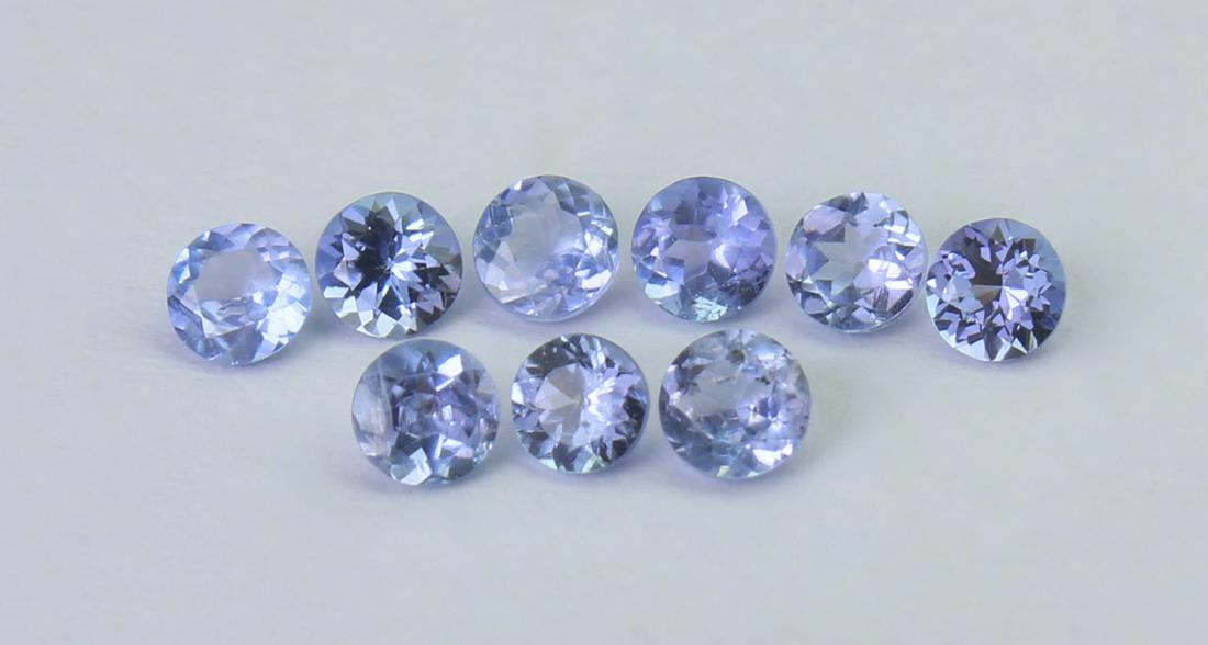 1.08 Cts Natural Tanzanite Lot: No Reserve! Gemstone : Natural Tanzanite Shape and cut : Round Cut Weight : 1.08 Carats Measurements : 3x3 mm Number Of Stone : 10 Color : voilite Transprancy : Transparent Treatment : No Treatment Or