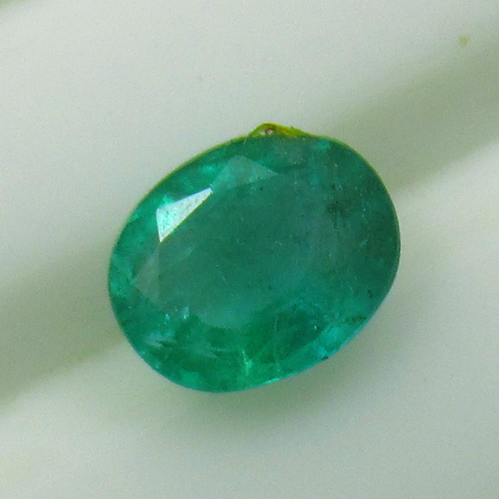 0.90 Ct Natural Zambian Emerald Oval Cut (1 of 2)