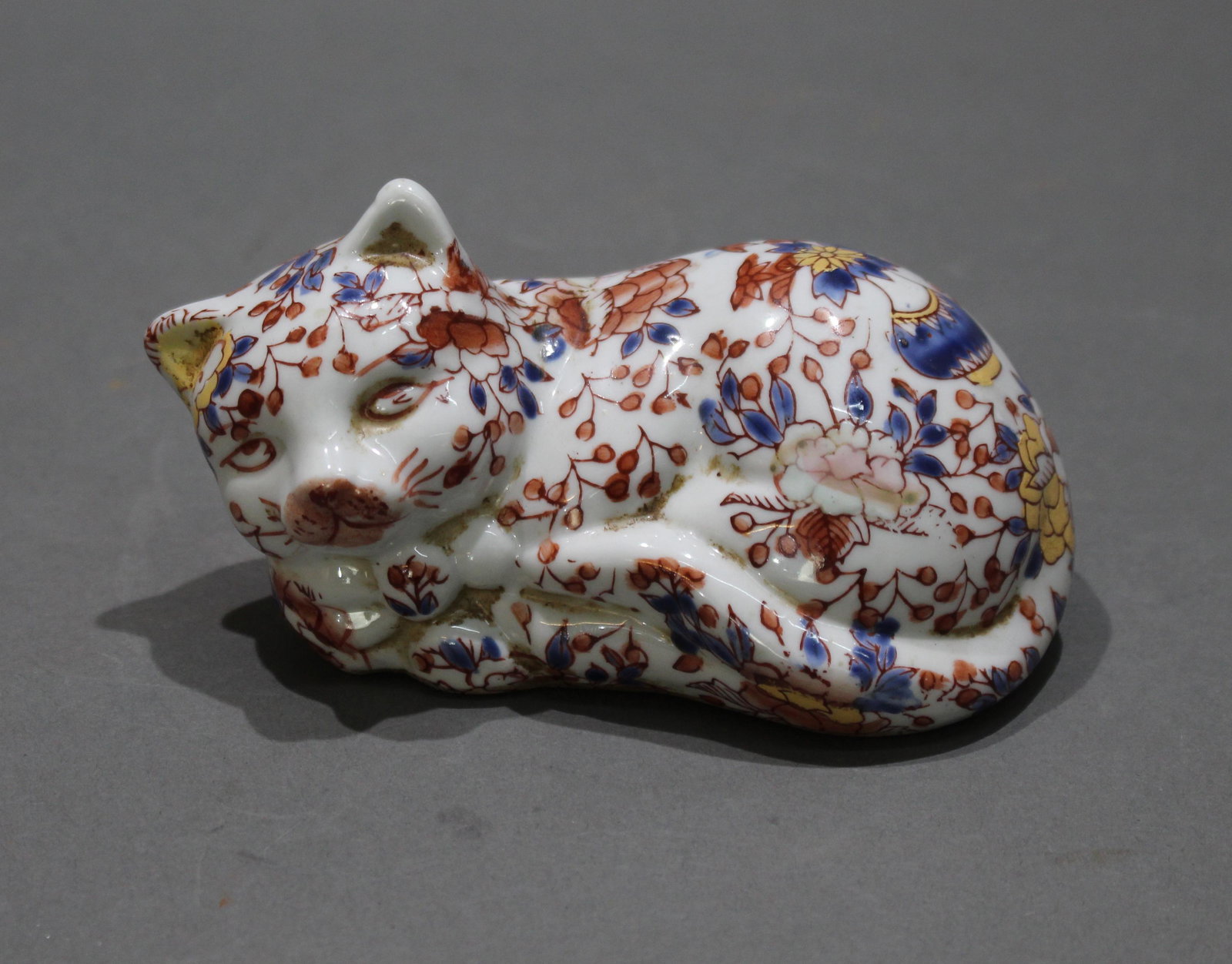 Chinese Imari Seated Cat Sculpture (1 of 3)