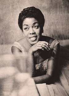 WILLIAM CLAXTON-Sarah Vaughan, NYC, 1960: Artist: WILLIAM CLAXTON Print Title: Sarah Vaughan, NYC, 1960 Medium: Authentic Vintage Sheet-fed photogravure Printed 1980s in Japan Image size (inches) approx. 11 x 9” Reserve: $40.00 Shipping