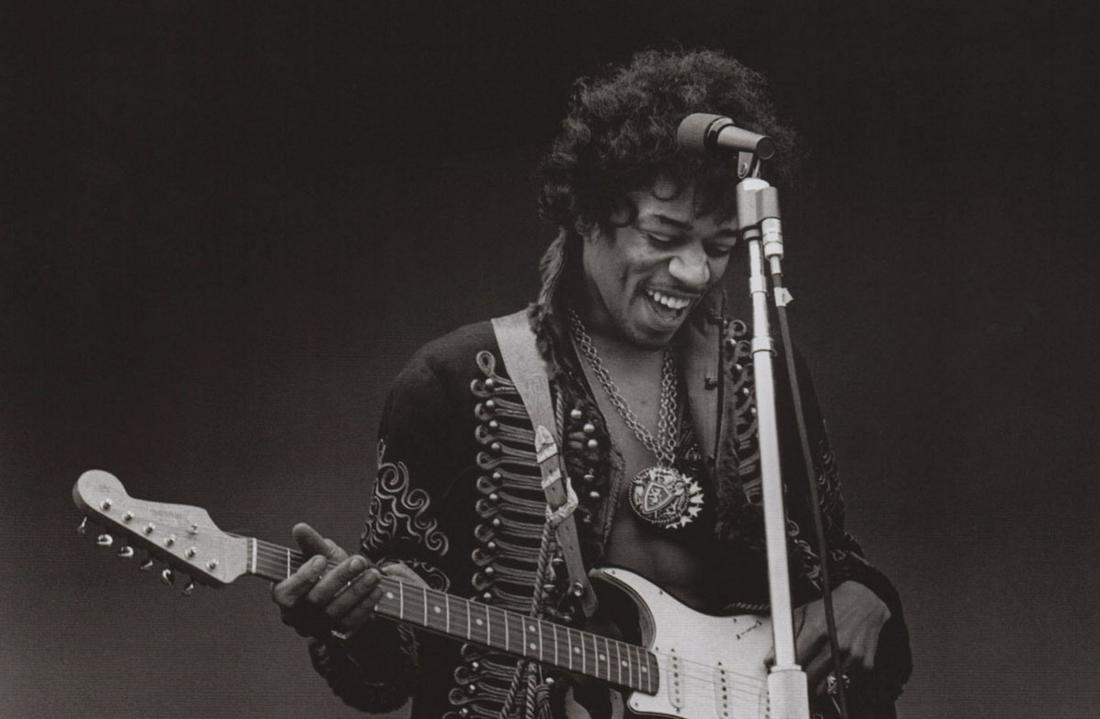 JIM MARSHALL-Jimi Hendrix, Monterey Pop: Artist: JIM MARSHALL Print Title: Jimi Hendrix, Monterey Pop Printing Date: 1990's Medium: Photoengraving Printed in: Italy Image Size: approx. 5 x 8" Reserve: $45.00 Shipping: Domestic: Flat-rate of