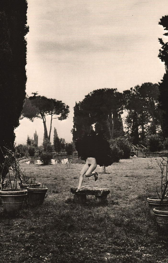 HELMUT NEWTON-Garden near Rome, 1977 (1 of 1)