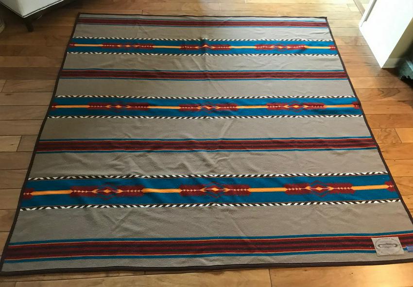 Vintage Pendleton Blanket (1 of 3)